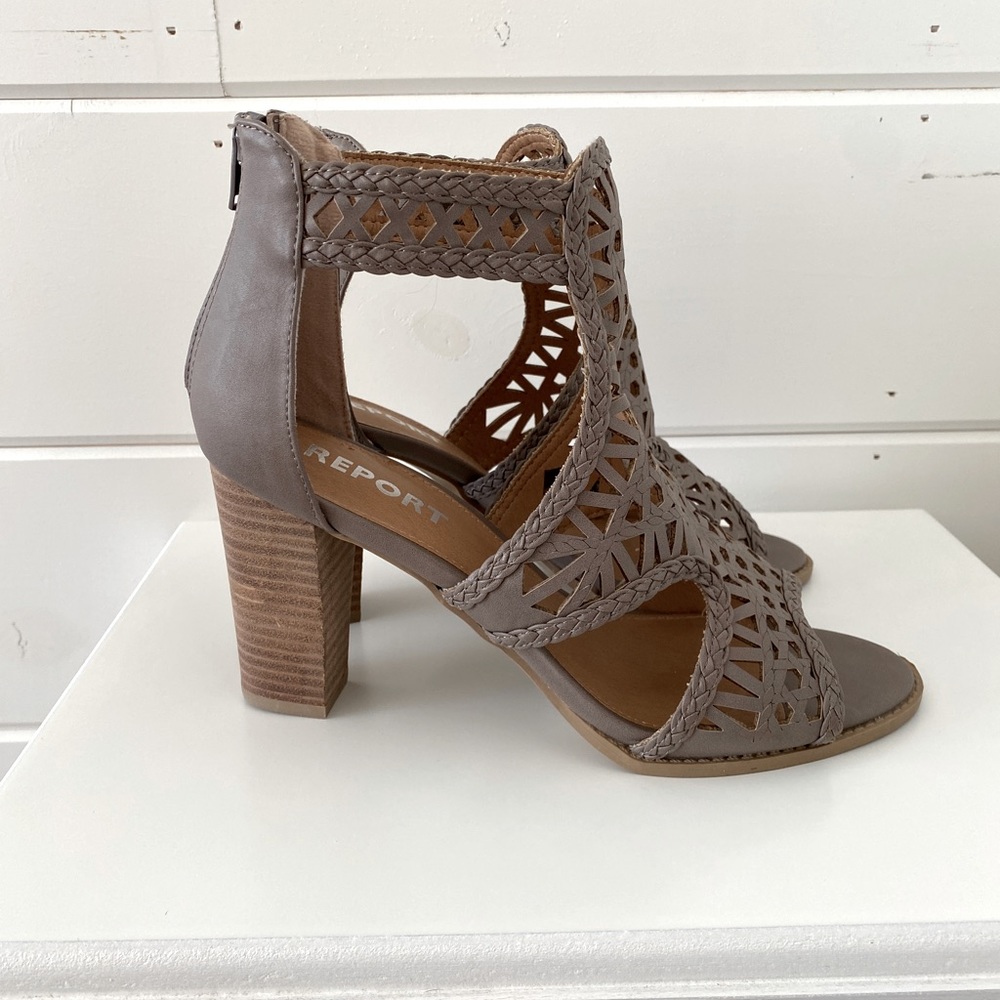 NWOT Report Women’s Zip Heel Peep Toe Booties Size 10